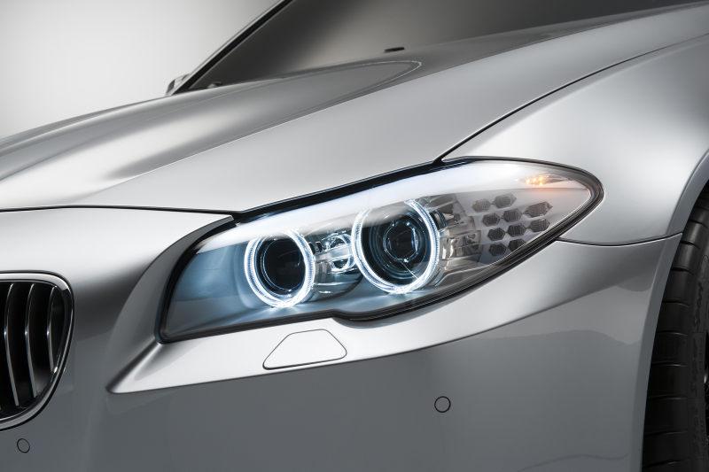 Illustration for article titled The 2012 BMW M5 is a twin-turbo V8-powered rocket